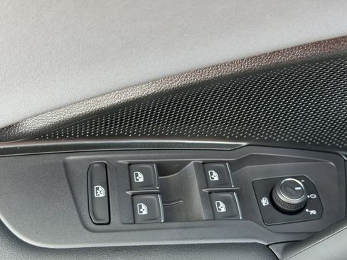 New 2026 Volkswagen Tiguan SE image 14