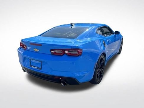 Used 2022 Chevrolet Camaro LT w/ Technology Package RWD image 8