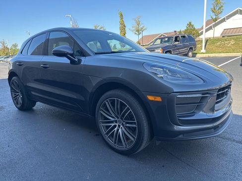 Used 2023 Porsche Macan Turbo image 6