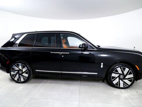 New 2026 Rolls-Royce Cullinan image 10