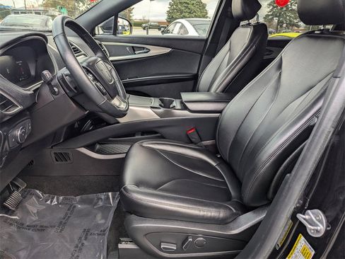 Used 2019 Lincoln Nautilus FWD image 10