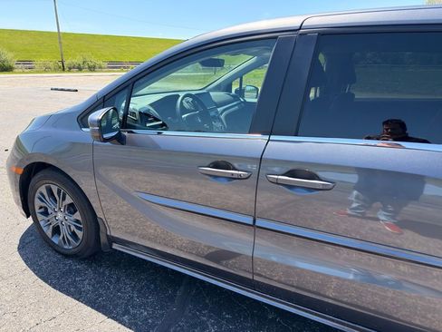 Used 2025 Honda Odyssey Touring image 9
