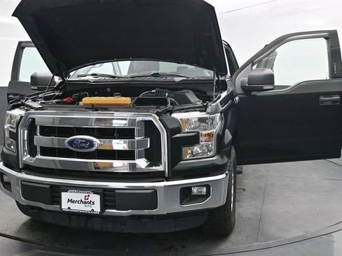 Used 2015 Ford F150 XLT w/ Equipment Group 301A Mid AWD/4WD image 40