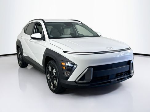 Used 2024 Hyundai Kona SEL image 3