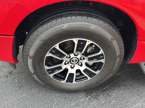 Used 2022 Nissan Titan SV image 30