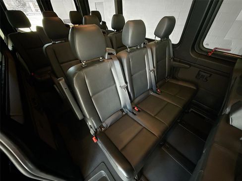 Used 2022 Mercedes-Benz Sprinter 2500 image 17
