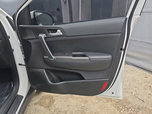 Used 2020 Kia Sportage LX FWD image 37