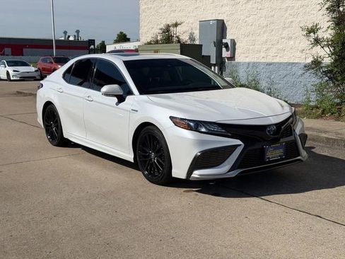 Used 2021 Toyota Camry XSE w/ Cold Weather Package FWD image 1