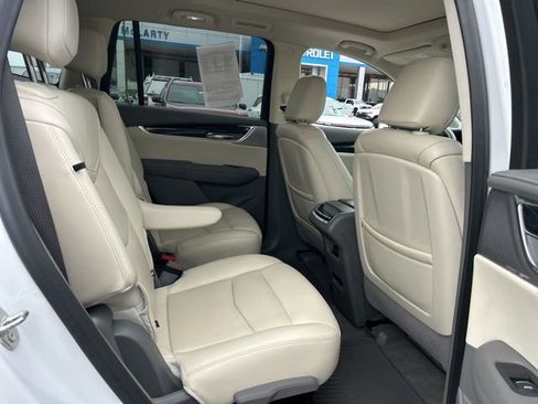 Used 2021 Cadillac XT6 Premium Luxury FWD image 37