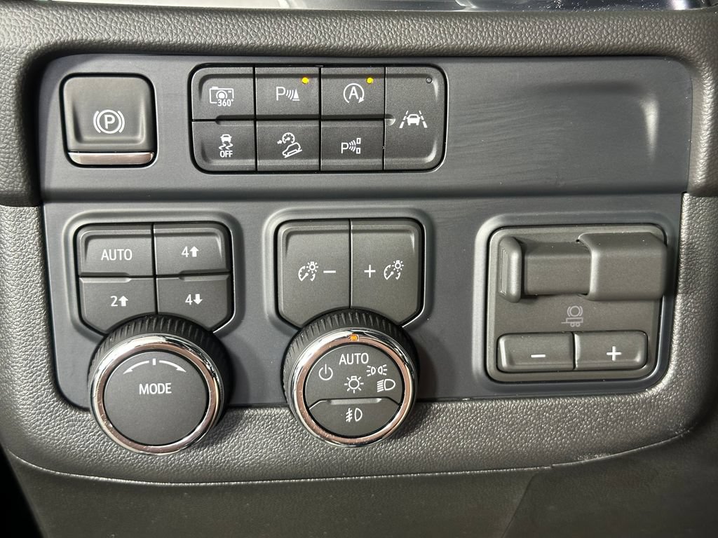 Used 2026 Chevrolet Suburban RST w/ Comfort Package AWD/4WD image 23