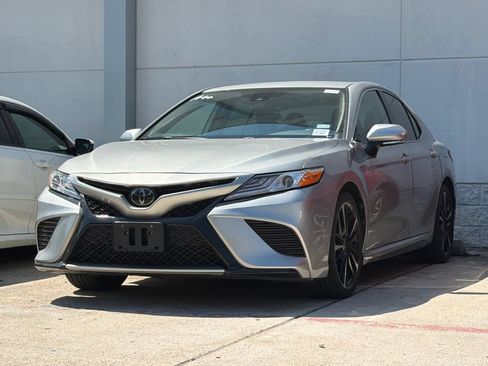 Used 2020 Toyota Camry XSE FWD image 1