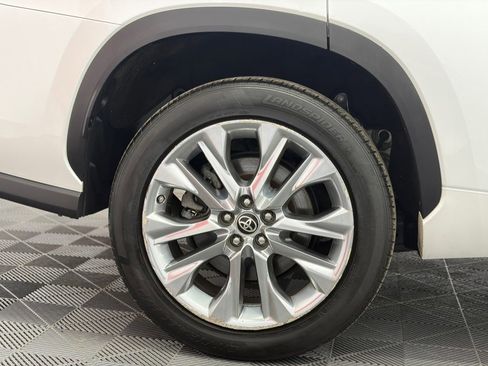 Used 2022 Toyota Highlander Limited FWD image 34