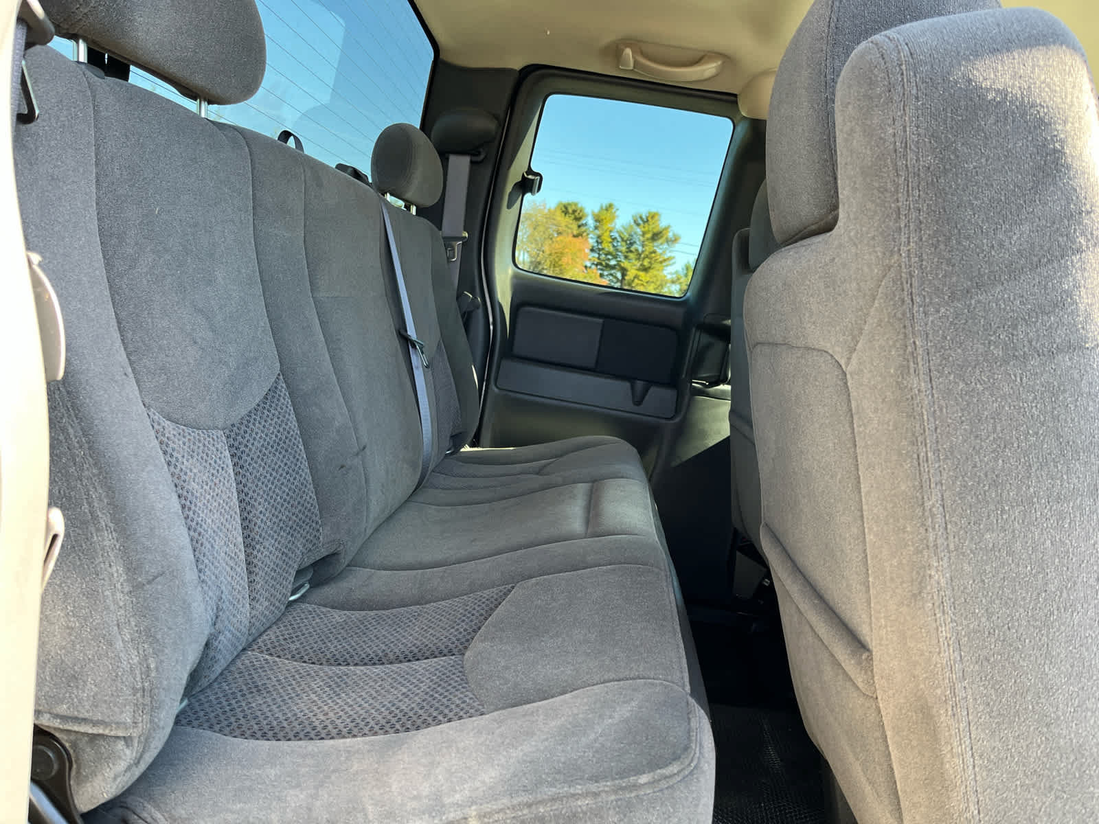 Used 2007 Chevrolet Silverado 2500 LT AWD/4WD image 30