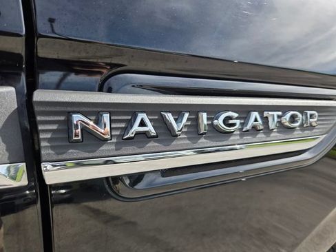 Used 2022 Lincoln Navigator L Reserve AWD/4WD image 25