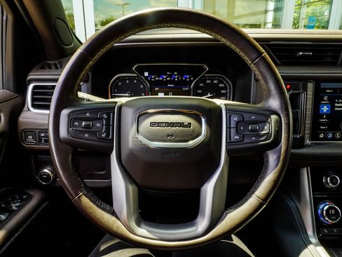 Used 2021 GMC Yukon XL Denali RWD image 15