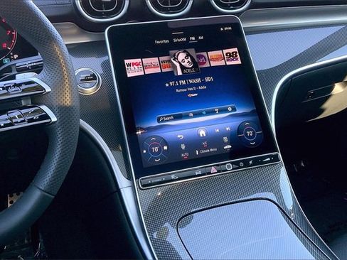 Used 2025 Mercedes-Benz C 300 4MATIC Sedan image 5