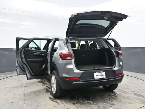 Used 2023 Chevrolet TrailBlazer LS image 41