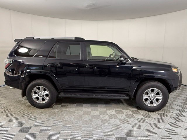 Used 2024 Toyota 4Runner SR5 Premium w/ Moonroof Package AWD/4WD image 9