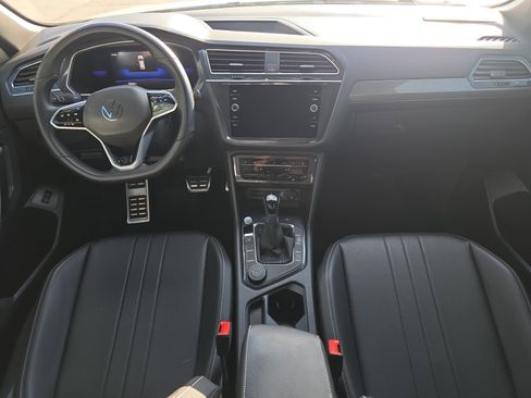 Used 2022 Volkswagen Tiguan SE R-Line image 18