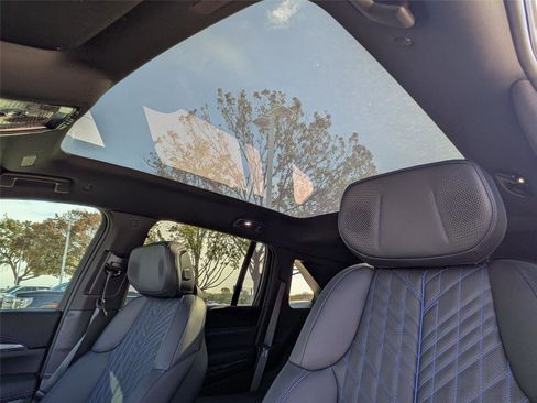 New 2026 Cadillac Escalade IQ Sport 1 w/ LPO, Floor Liner Package AWD/4WD image 9