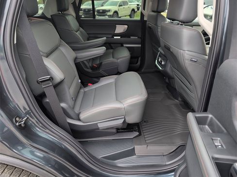 New 2025 Ford Expedition Active image 30