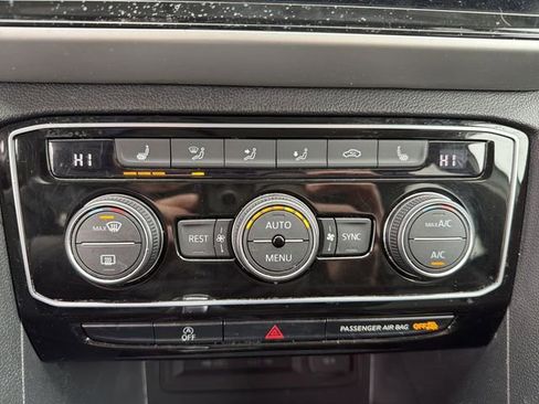 Used 2023 Volkswagen Atlas SE image 20