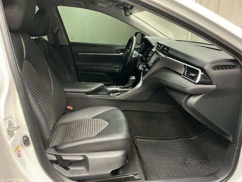 Used 2018 Toyota Camry SE w/ Protection Package (Q1) image 27