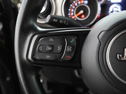 Used 2018 Jeep Wrangler Sport AWD/4WD image 23