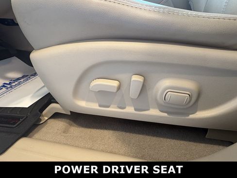 Used 2015 Nissan Pathfinder SL w/ SL Tech Package FWD image 22
