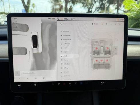 Used 2023 Tesla Model Y Long Range image 27