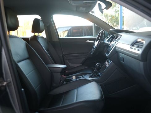 Used 2018 Volkswagen Tiguan SE image 27