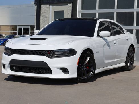 Used 2021 Dodge Charger R/T w/ Performance Handling Group RWD image 3