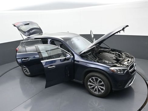 Used 2023 Mercedes-Benz GLC 300 image 38