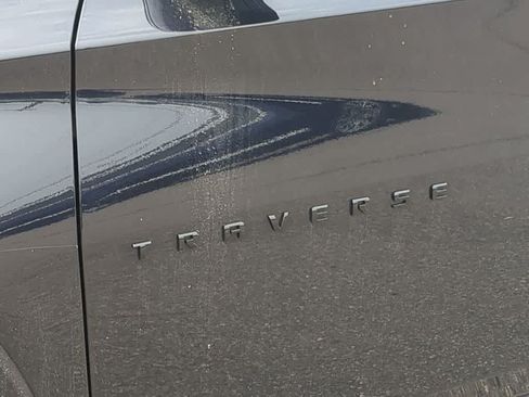 Used 2020 Chevrolet Traverse Premier w/ LPO, Blackout Package AWD/4WD image 12