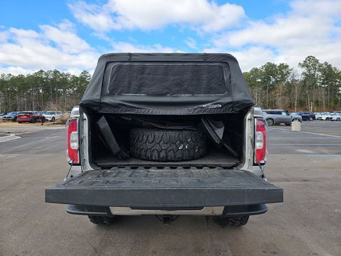 Used 2017 GMC Canyon SLT w/ Driver Alert Package image 14