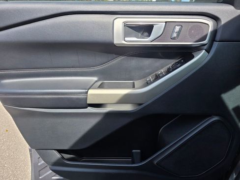 Used 2021 Ford Explorer XLT w/ Equipment Group 202A image 26