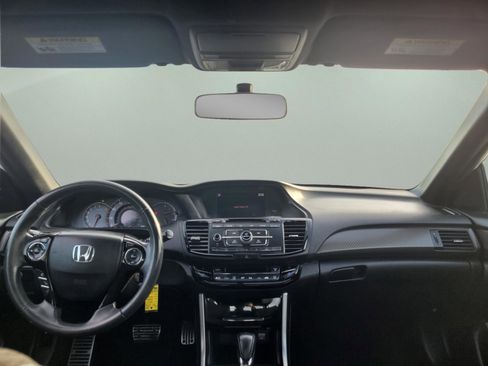 Used 2017 Honda Accord Sport image 25