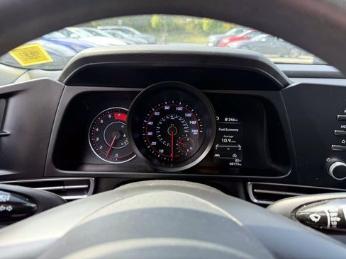 Used 2021 Hyundai Elantra SE FWD image 32