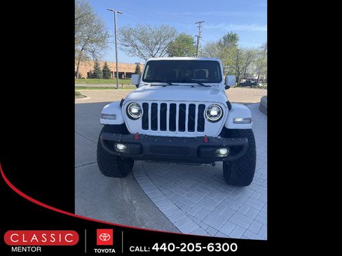 Used 2022 Jeep Gladiator Overland AWD/4WD image 2