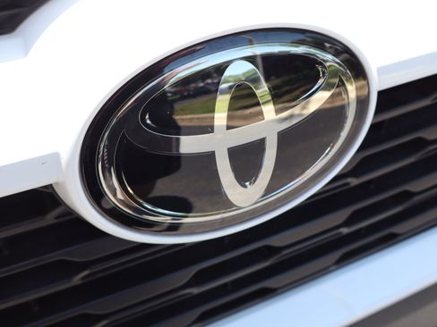Used 2024 Toyota RAV4 LE FWD image 46