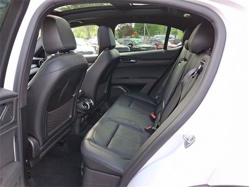 Used 2022 Alfa Romeo Stelvio Ti image 10