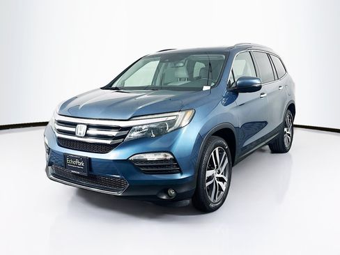 Used 2018 Honda Pilot Touring image 3