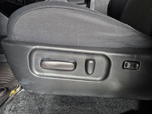 Certified 2023 Toyota Tacoma TRD Off-Road AWD/4WD image 17