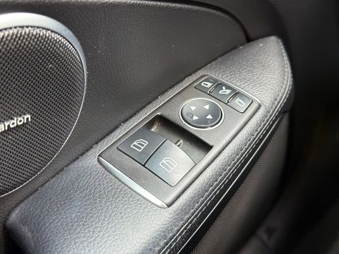 Used 2016 Mercedes-Benz SLK 300 image 13