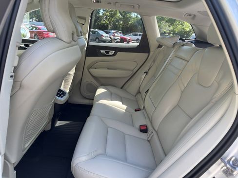 Certified 2021 Volvo XC60 T6 Inscription w/ Advanced Package AWD/4WD image 32