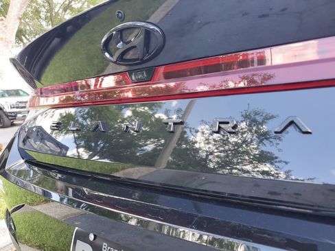 Used 2023 Hyundai Elantra SEL FWD image 7