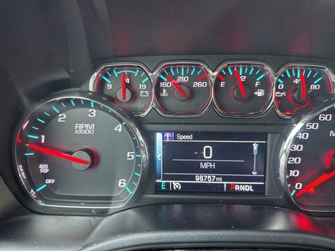 Used 2018 Chevrolet Silverado 1500 LT w/ LT Eassist Package image 27