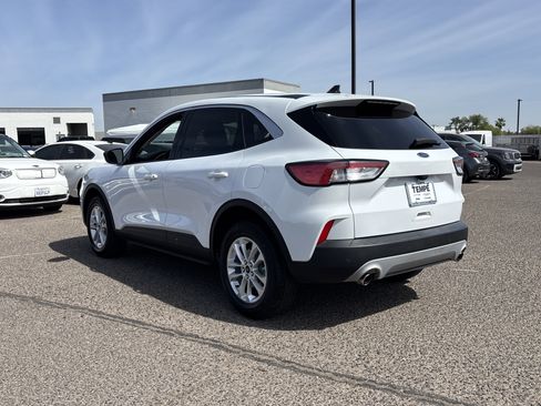 Used 2022 Ford Escape SE w/ Convenience Package AWD/4WD image 4