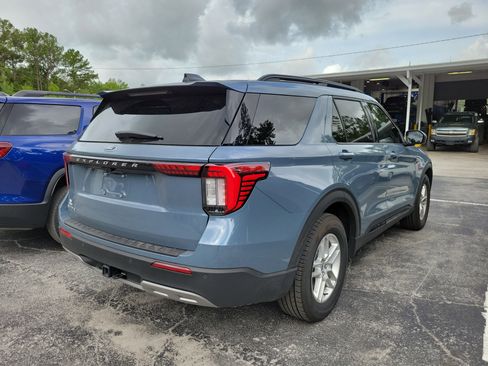 Used 2026 Ford Explorer Active w/ Active Comfort Package RWD image 6