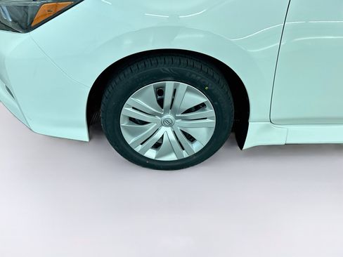Used 2025 Nissan Leaf S FWD image 11
